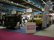 Eurostary 2014 - STAND ESSONNE SECURITE avec véhicule SHERPA Forces Spéciales et cabine CARAPACE avec Scaba